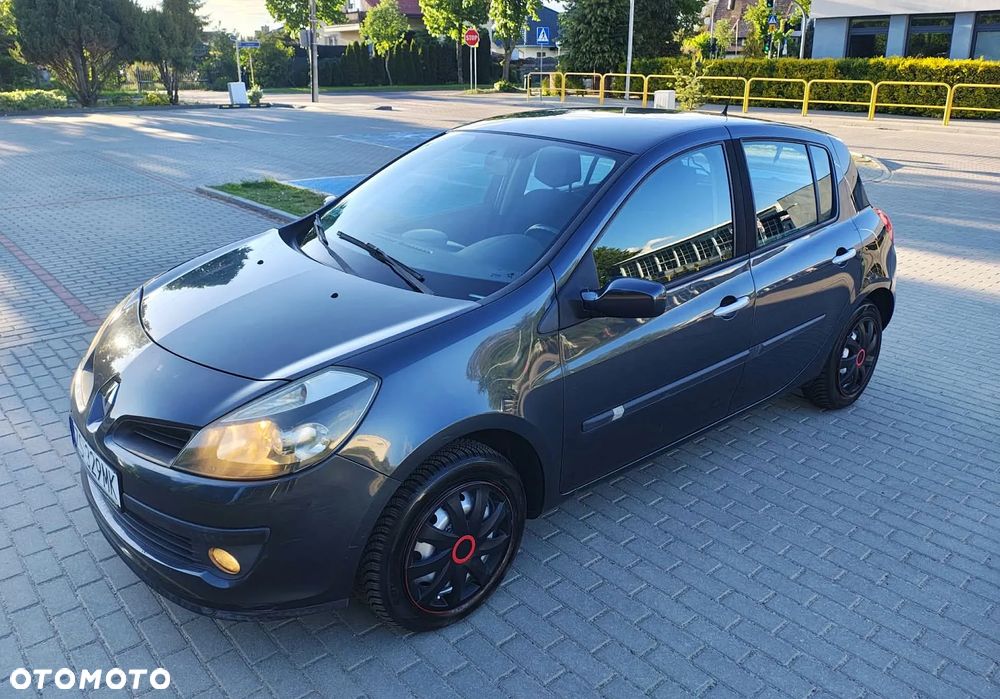 Renault Clio 1.2 16V Confort Authentique - 4
