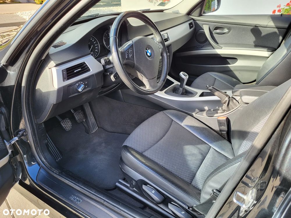 BMW Seria 3 320i - 24