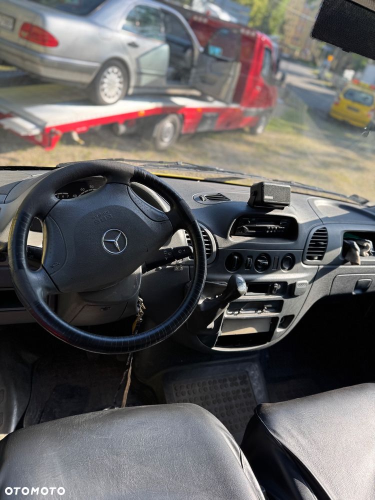 Mercedes-Benz Sprinter - 9