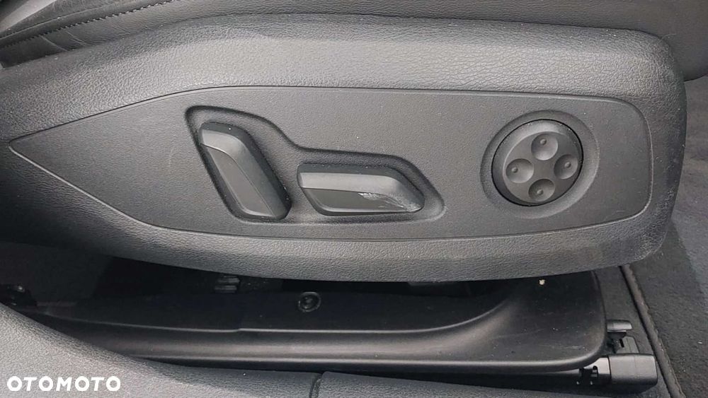 Audi A4 Avant 40 TDI quattro S tronic S line - 26