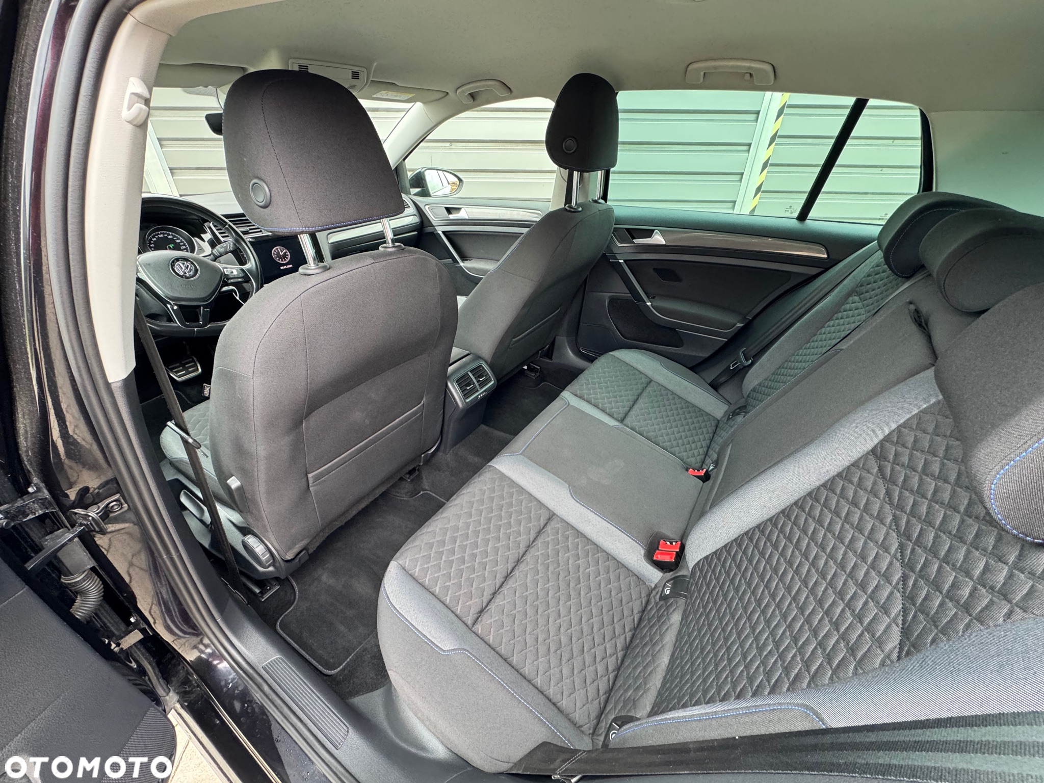 Volkswagen Golf - 8