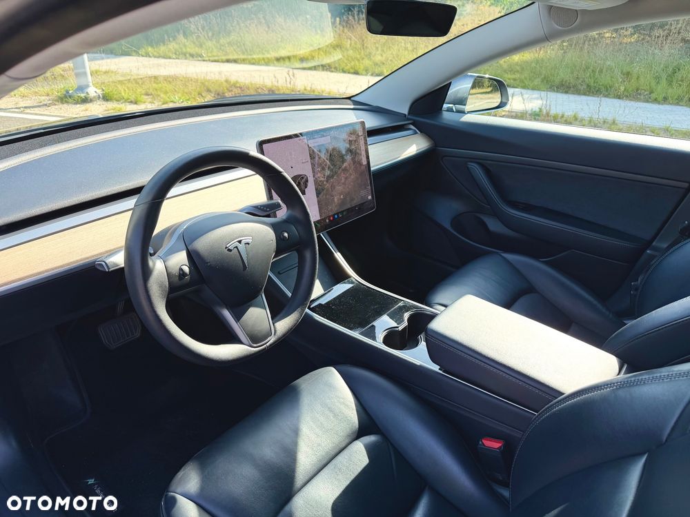 Tesla Model 3 - 7
