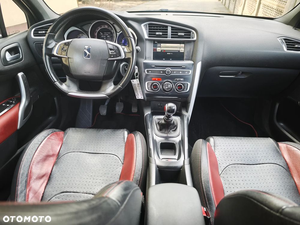 Citroën DS4 BlueHDi 150 S&S SoChic - 30