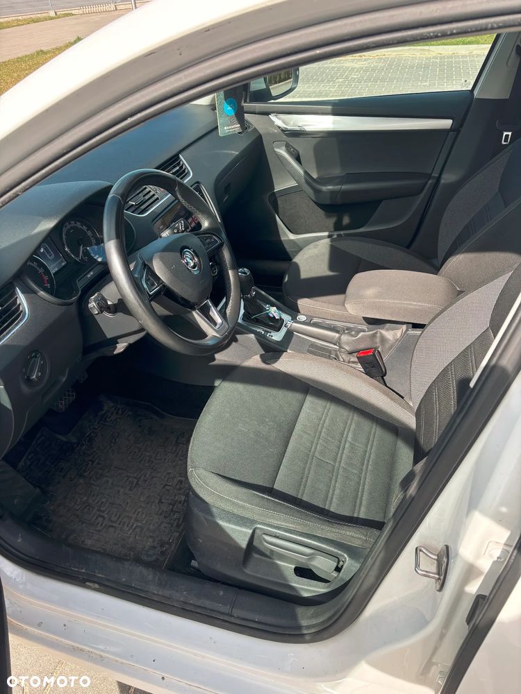 Skoda Octavia 1.6 TDI Ambition DSG - 5