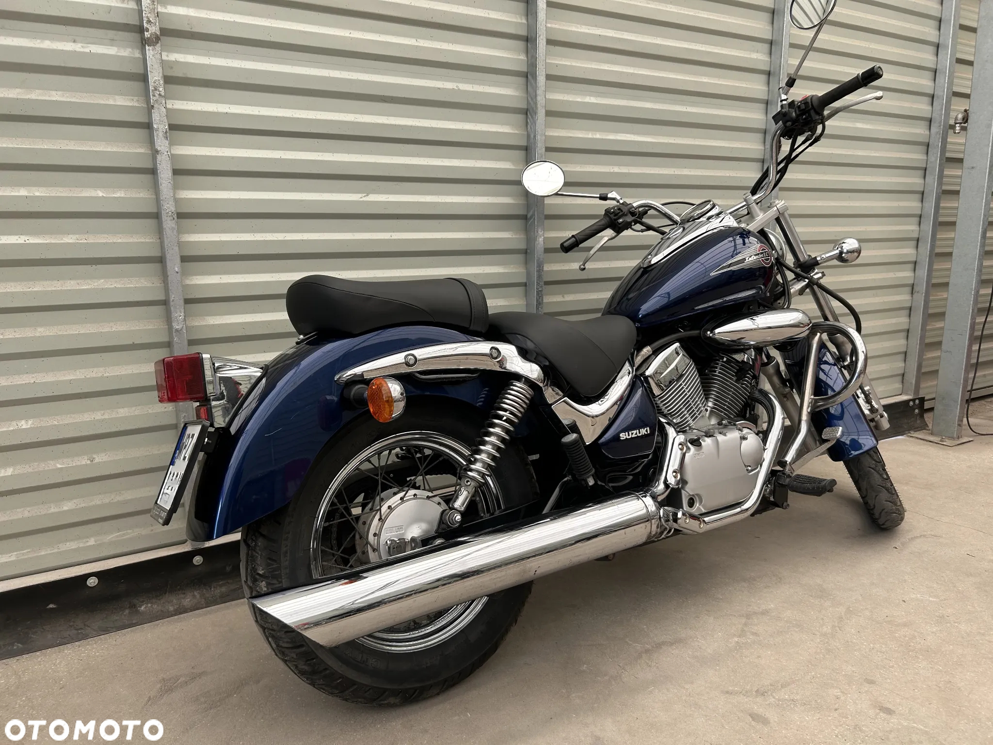 Suzuki Intruder - 10