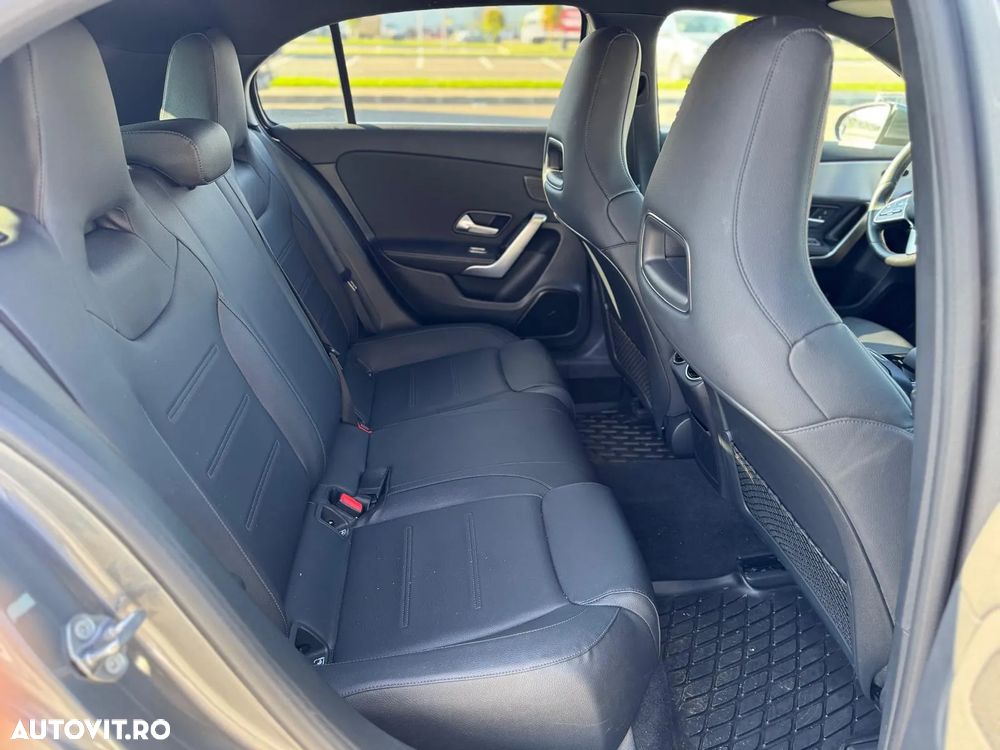 Mercedes-Benz A 180 7G-DCT AMG Line - 24