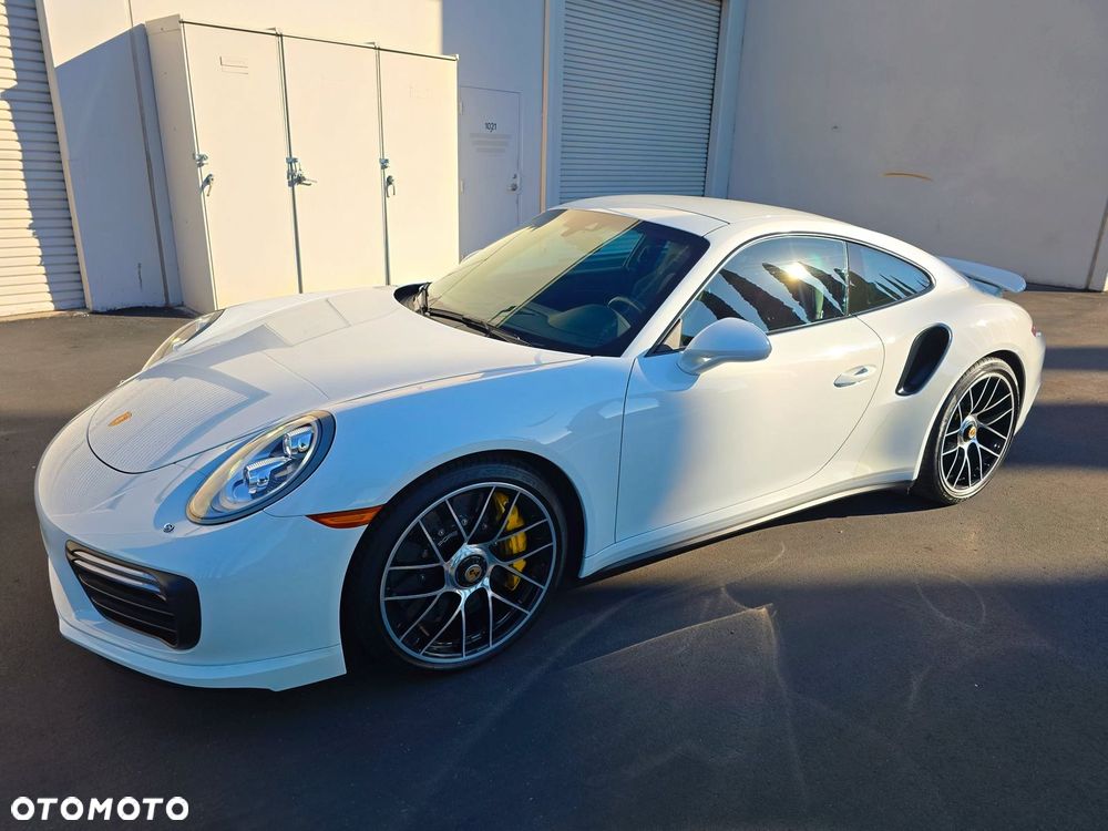 Porsche 911 Turbo S - 3