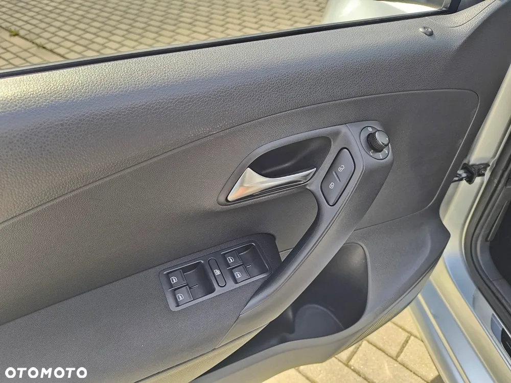 Volkswagen Polo 1.2 Style - 32