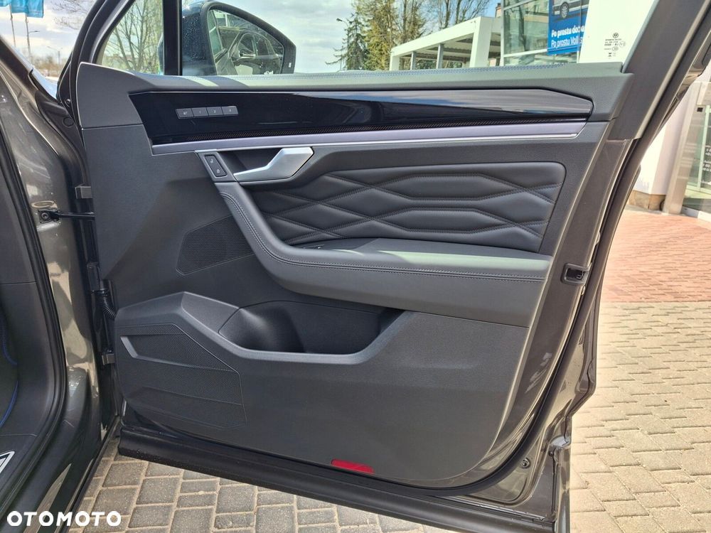 Volkswagen Touareg - 19