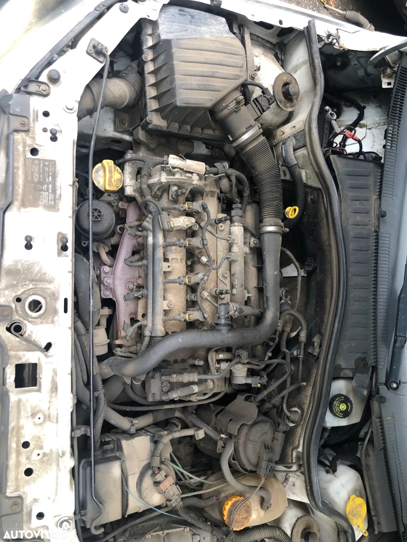 Dezmembrez Opel Combo 2011 1,3 Euro 5 - 5