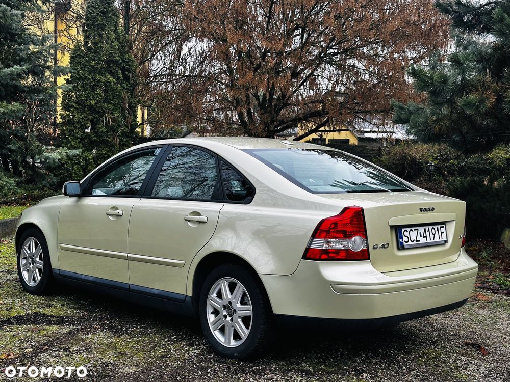 Volvo S40 2.4 - 6