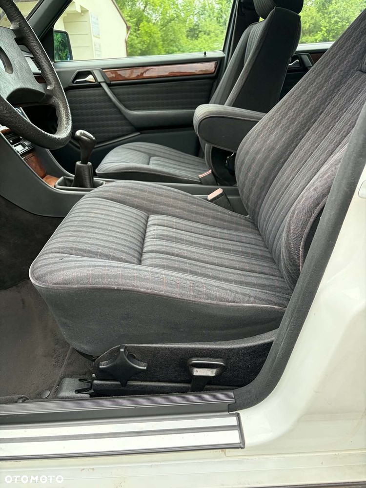 Mercedes-Benz W124 (1984-1993) - 8