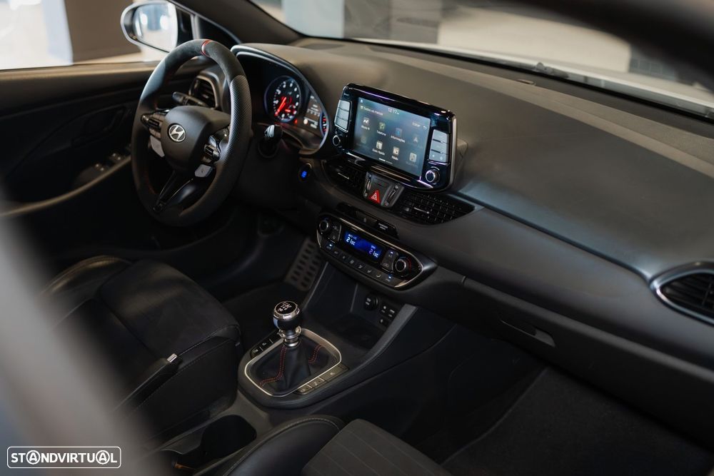 Hyundai i30 N 2.0 T-GDi Performance Pack - 29