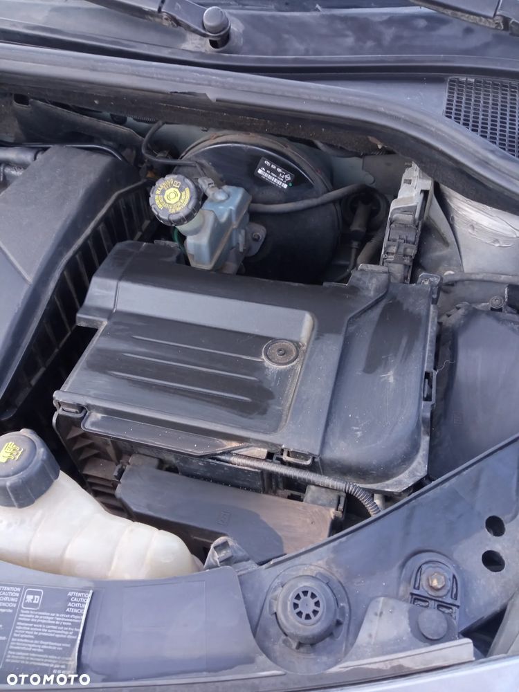 Renault Clio 1.2 16V Alize - 10