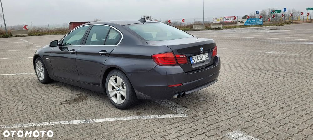 BMW Seria 5 528i xDrive - 6