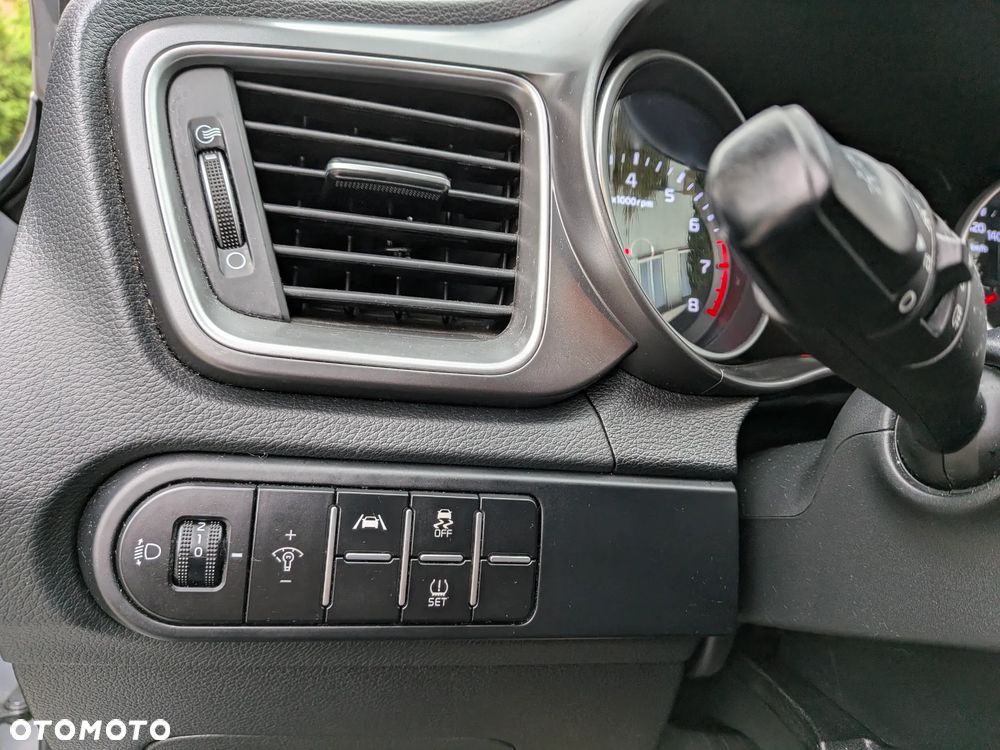 Kia Ceed 1.5 T-GDI Business Line - 21