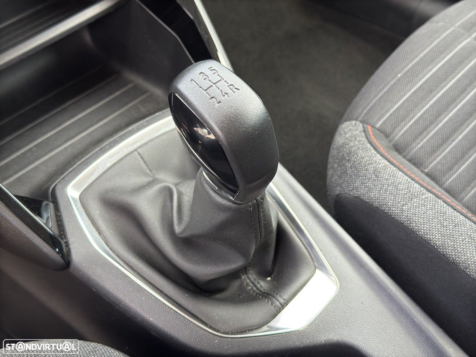 Peugeot 208 1.2 PureTech Active - 13