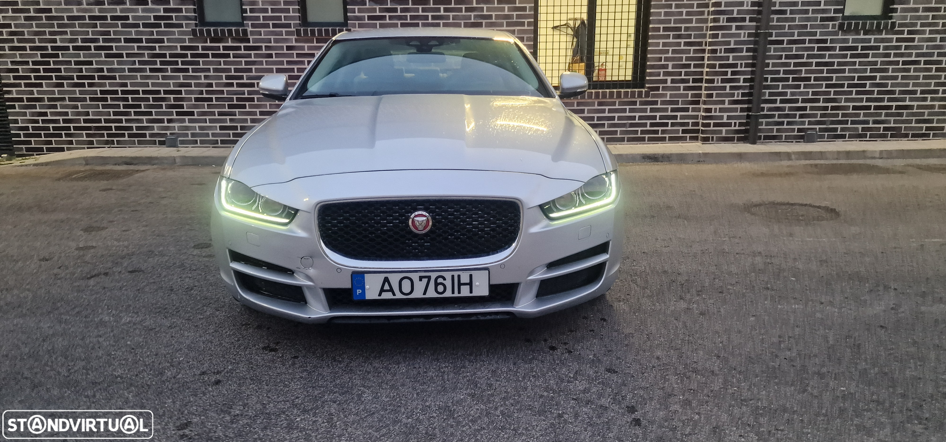 Jaguar XE 2.0 D Prestige Aut. - 2