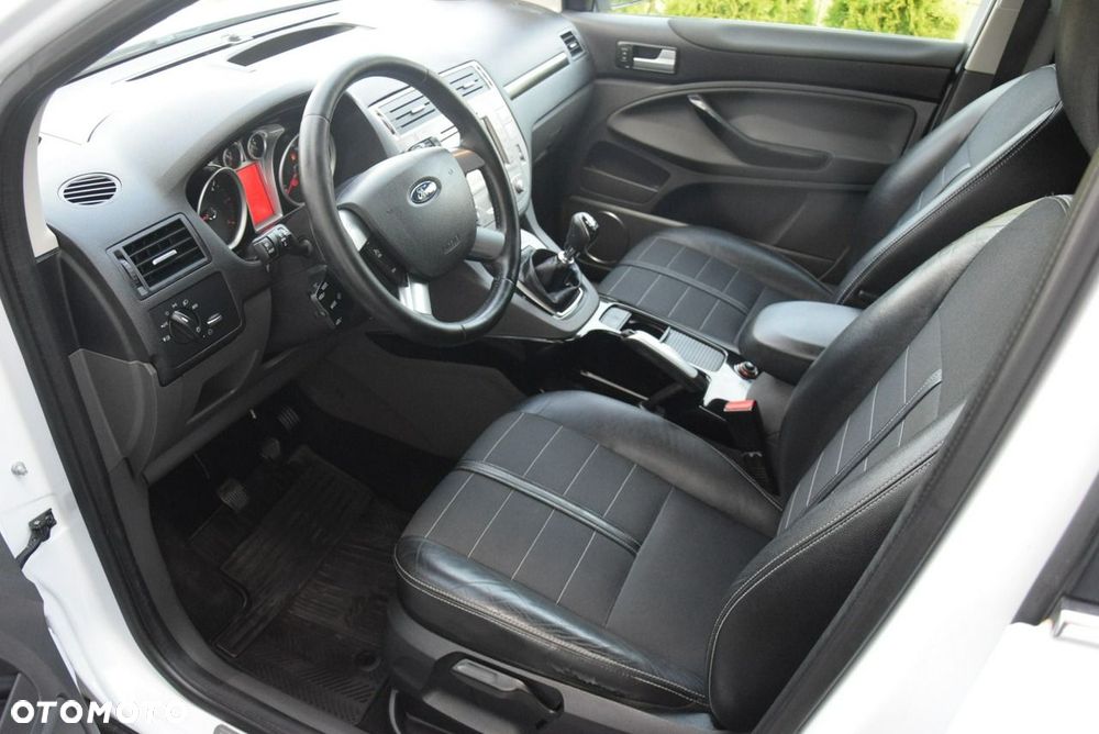 Ford Kuga 2.0 TDCi 4x4 Titanium - 21