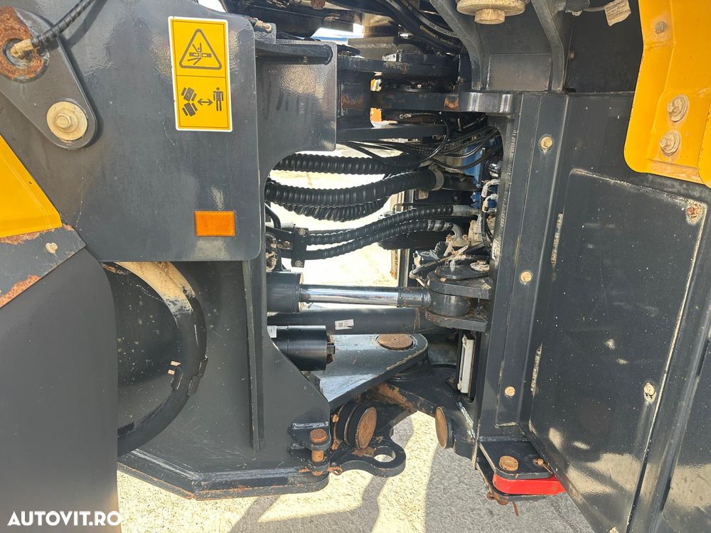 Liugong CLG 856 H - 10