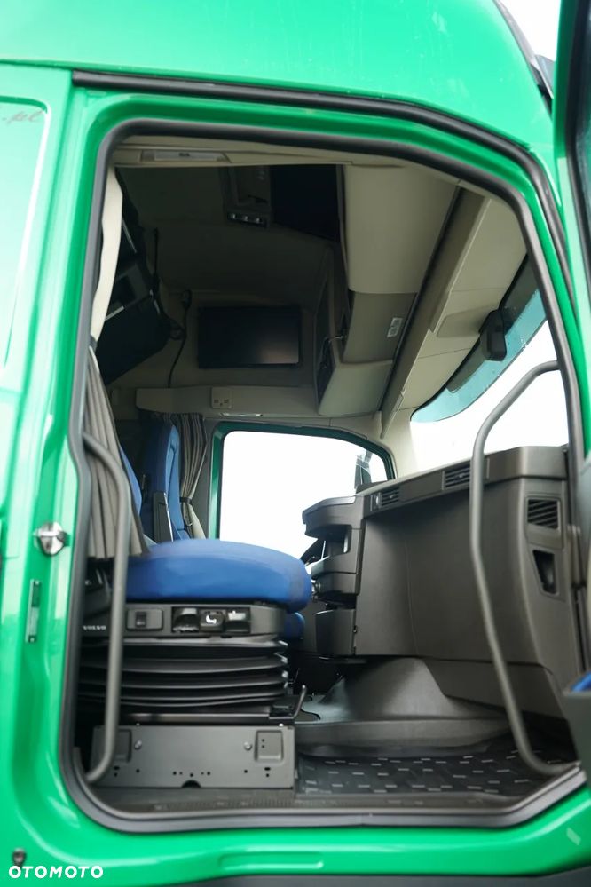 Volvo FH 500 / HYDRAULIKA / RETARDER / KLIMA POSTOJOWA / TV / I-SAVE /  I-SHIFT /  OPONY 100% - 35