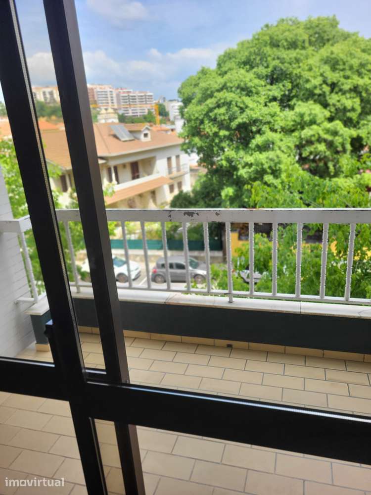 Apartamento T3 no centro de Leiria para arrendar. Duas casas de banho - Grande imagem: 2/21