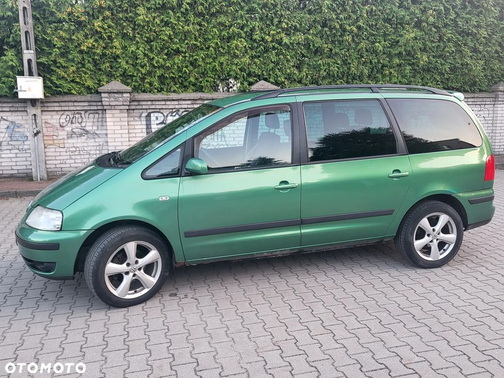 Volkswagen Sharan 1.9 TDI Highline - 4