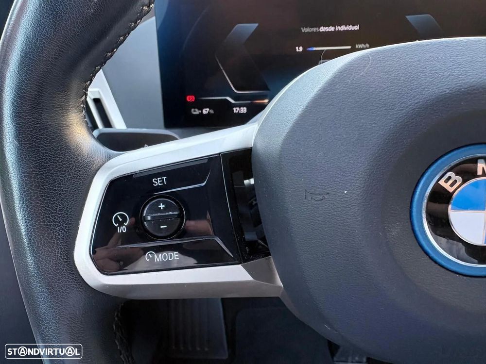 BMW iX xDrive 50 Pack Desportivo - 37