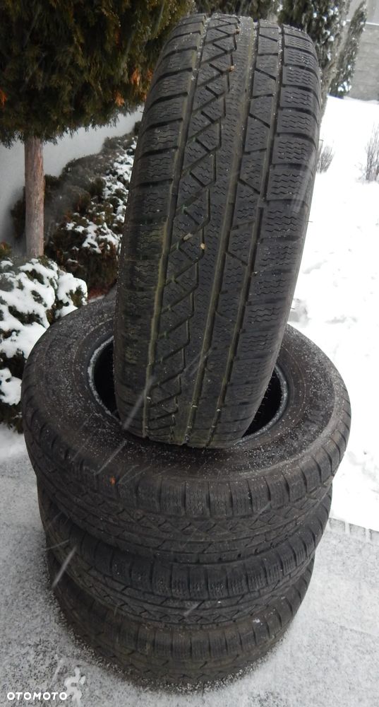 Opona 4x opony 16 R16 215 / 70 Petlas Explero Winter W671 komplet Łuków części - 1