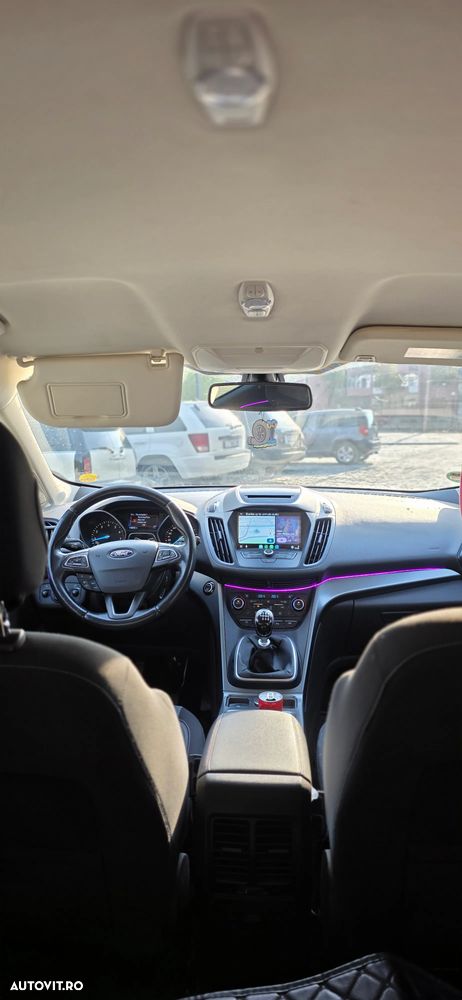 Ford Kuga 1.5 EcoBoost 2WD Titanium - 11