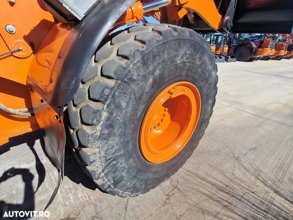 Hitachi ZW220, CUPA 3,5mc, 2018, 24.,392km, 5.880h, consum mediu 8l/h, Gresare automata, Anv MICHELIN 60% OK, ridica 15t, motor 201CP stage IV, basculare cupa la 4,2m, CUPLA RAPIDA, Posibilitate leasing 3 ani, PROMOTIE 86900 EUR+Tva - 22