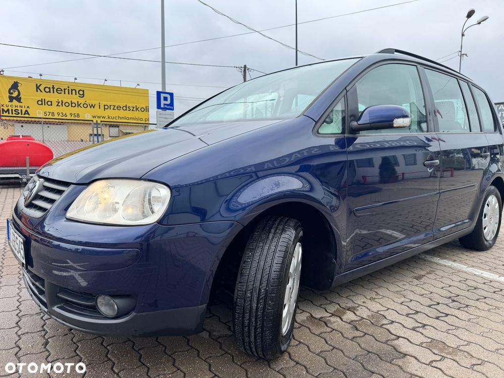 Volkswagen Touran - 1
