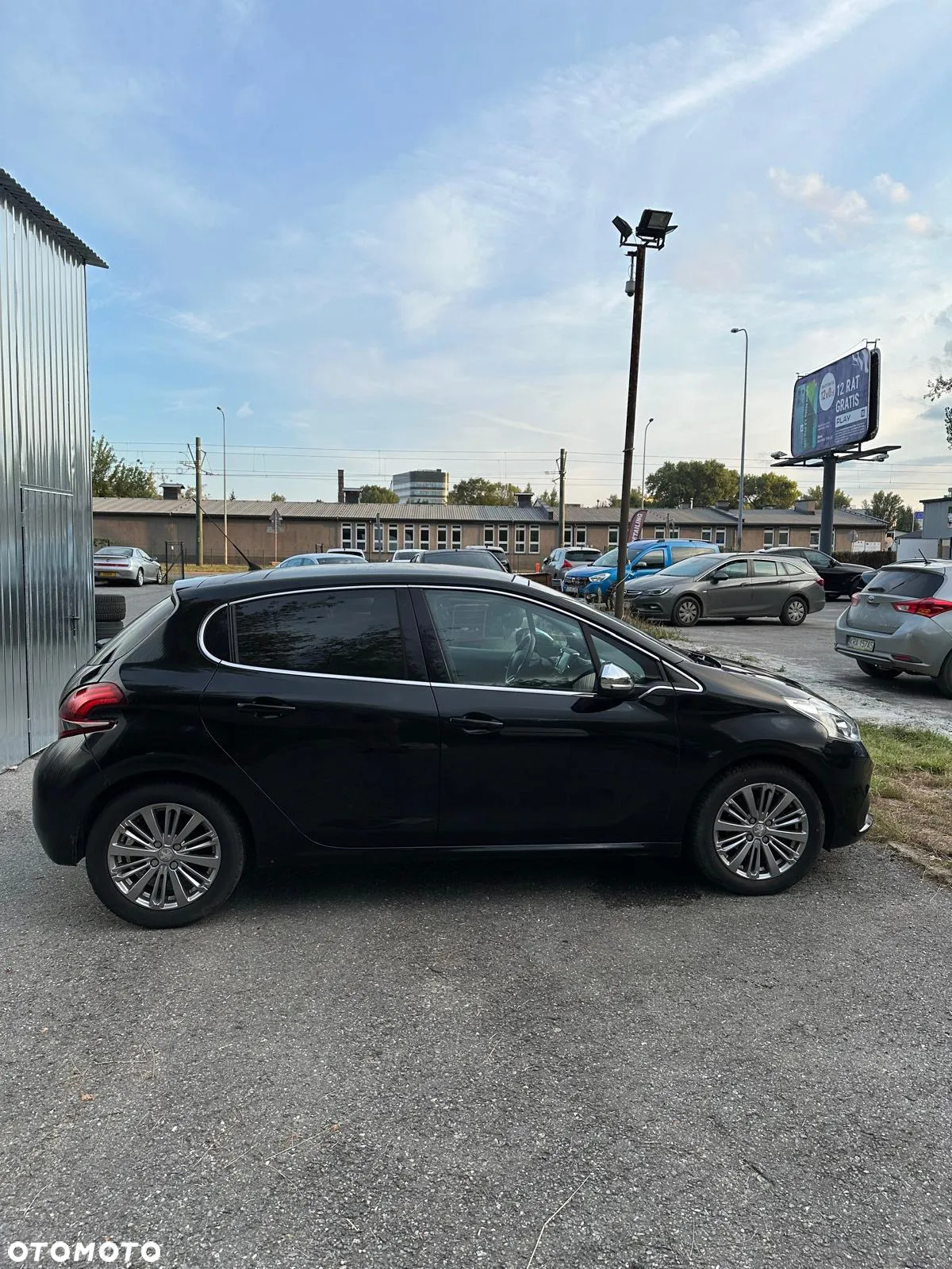Peugeot 208 - 4