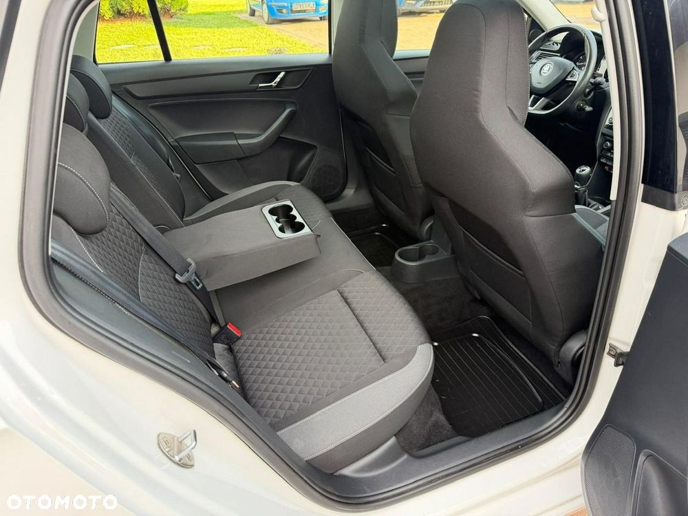 Skoda RAPID Spb 1.2 TSI Monte Carlo - 19