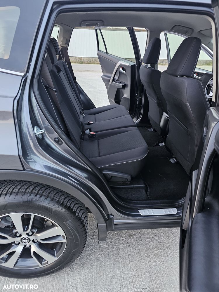 Toyota RAV4 - 7