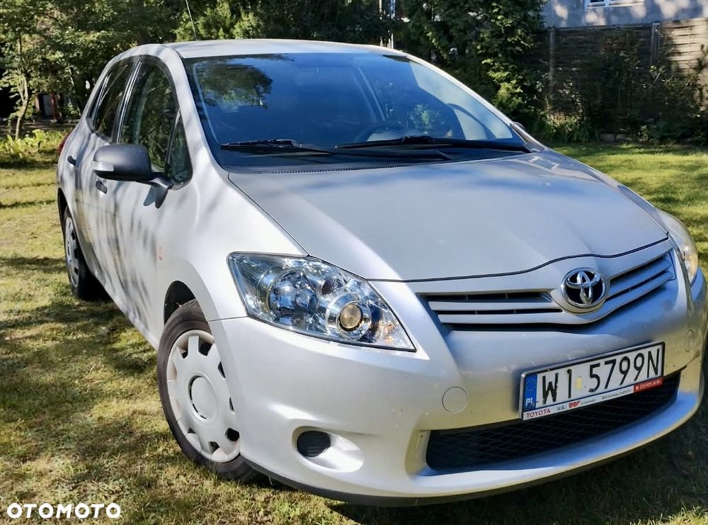 Toyota Auris 1.6 Terra - 1