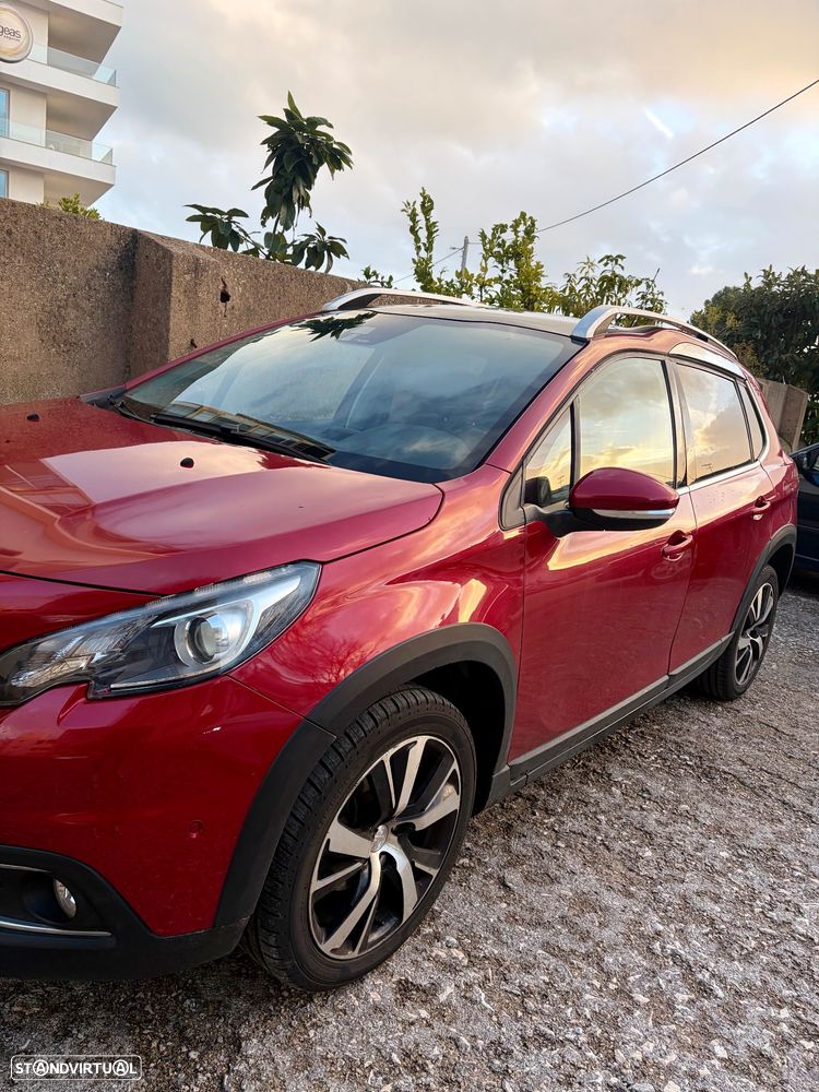 Peugeot 2008 1.2 PureTech Allure EAT6 - 11