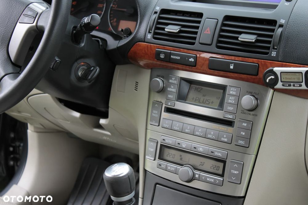 Toyota Avensis 2.2 D-CAT Executive - 32