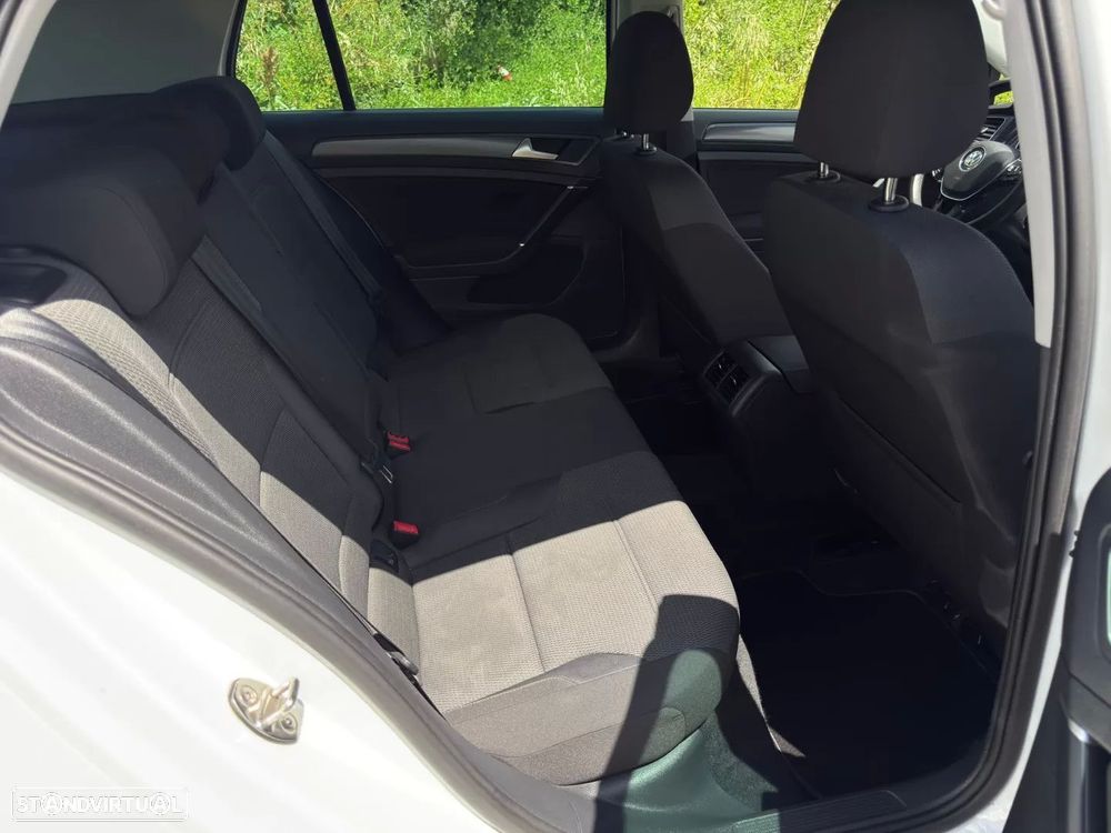 VW Golf 1.0 TSI R-Line - 12