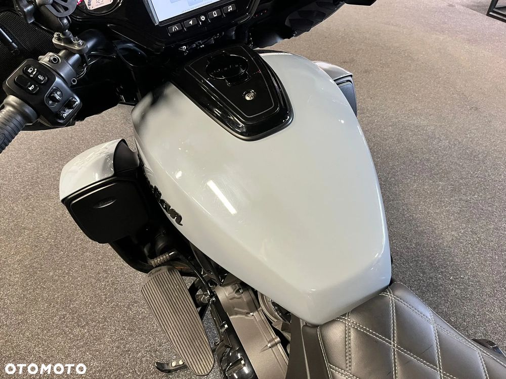 Indian Roadmaster - 8