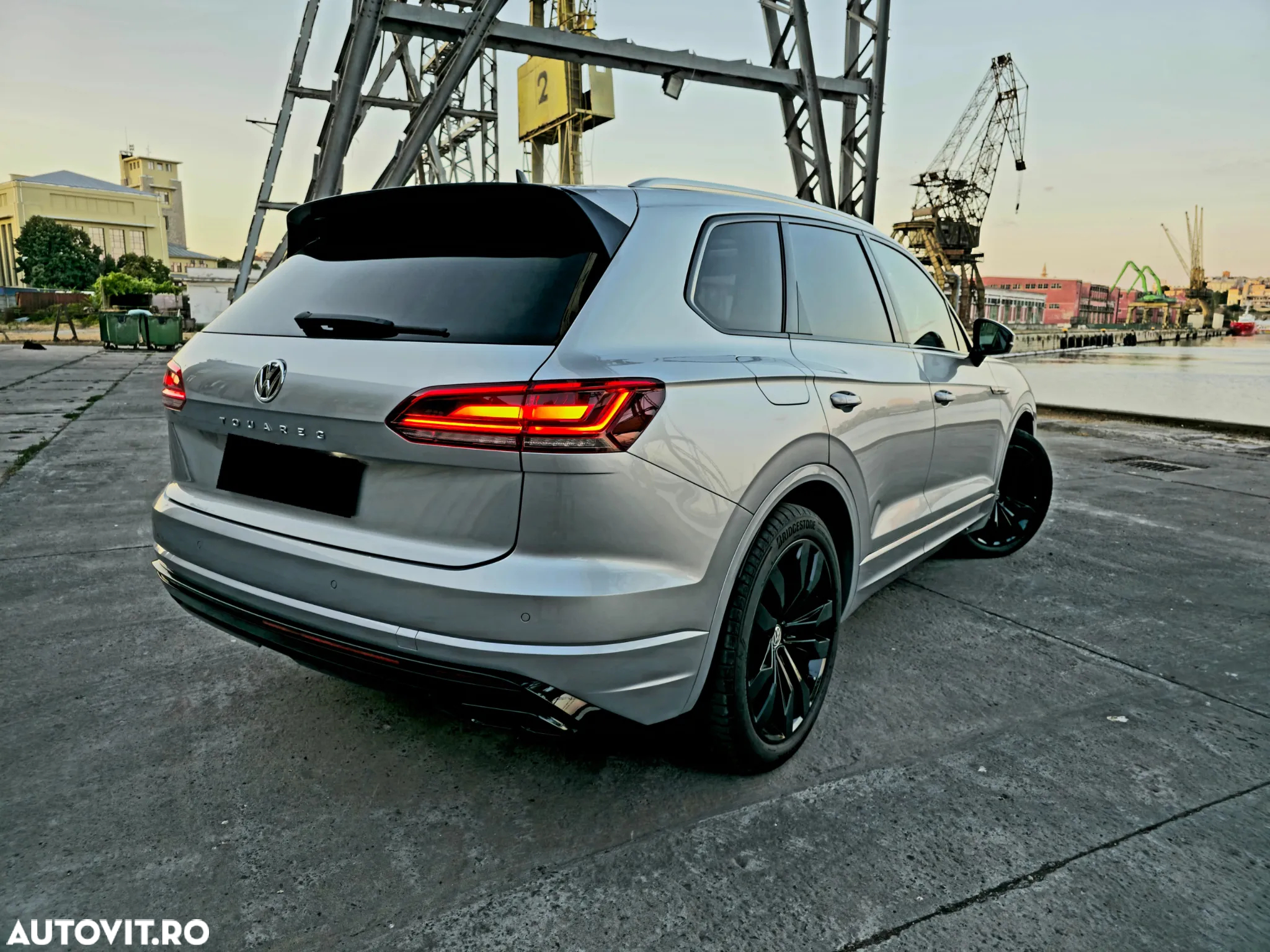 Volkswagen Touareg V6 TDI 4MOTION R-Line - 2