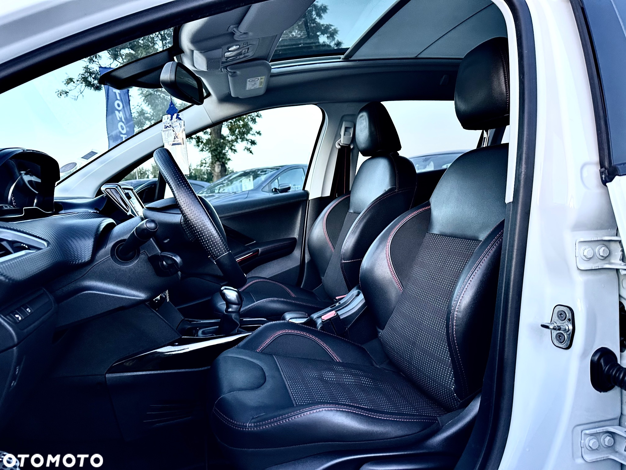 Peugeot 2008 PureTech 110 Stop&Start GT-Line Edition - 6
