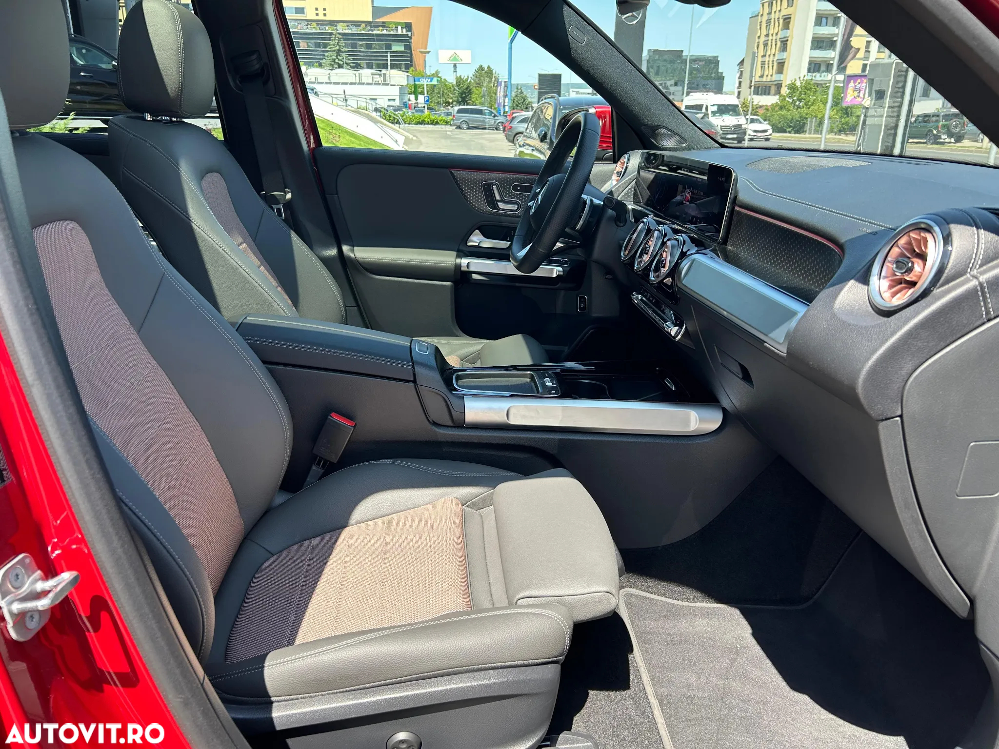 Mercedes-Benz EQB 350 4MATIC - 11