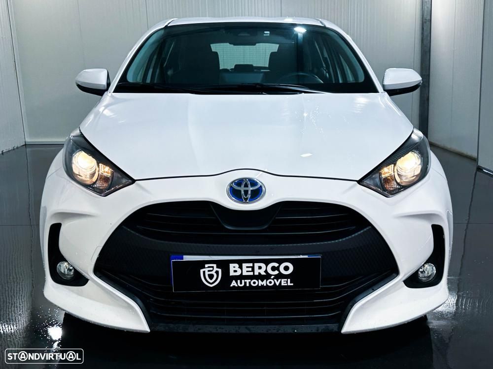 Toyota Yaris 2023 photo 2