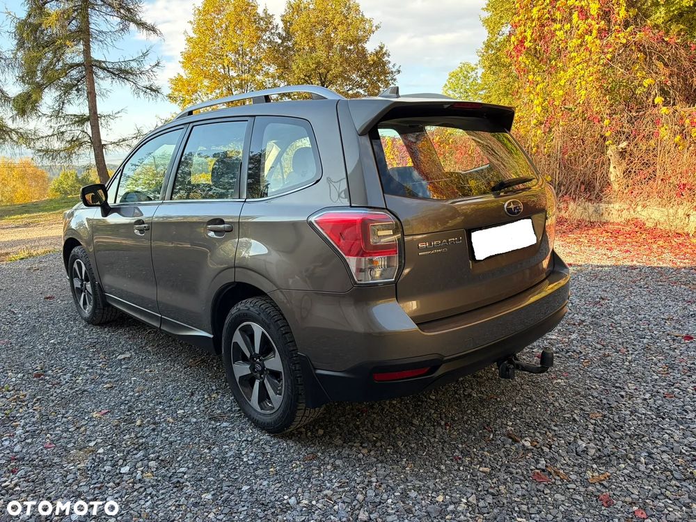 Subaru Forester 2.0 i Exclusive - 32