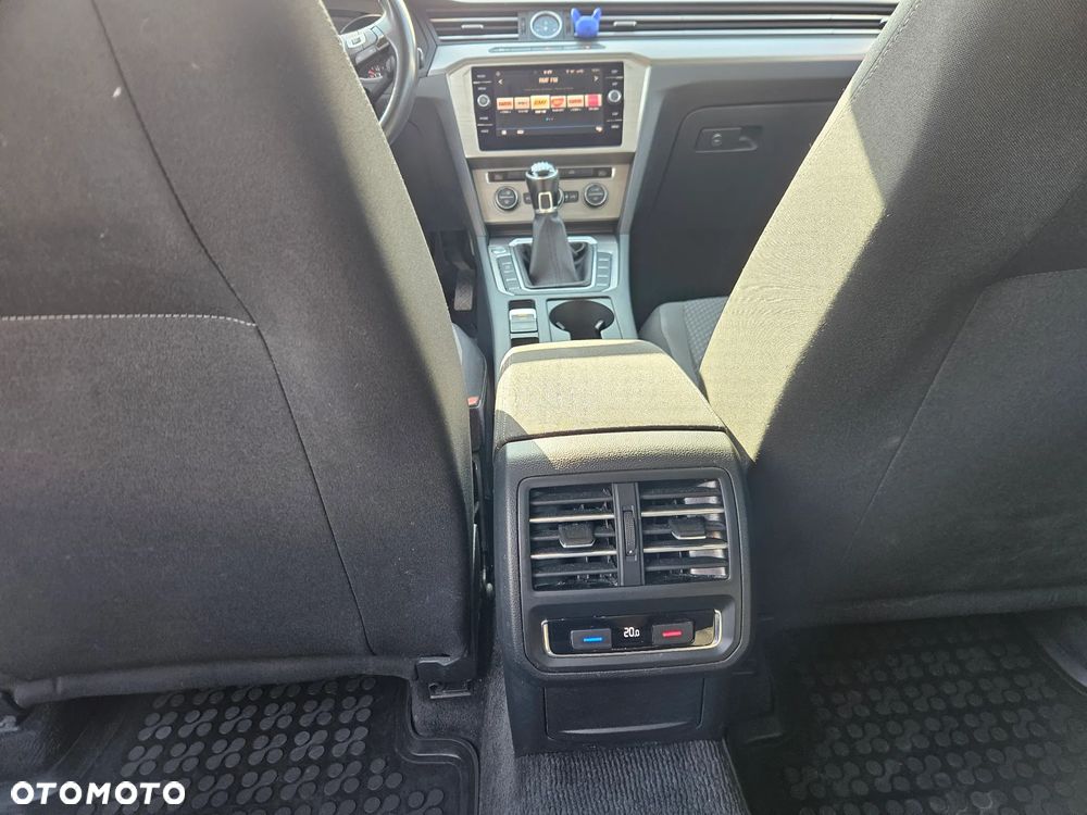 Volkswagen Passat 1.4 TSI BMT ACT Comfortline - 12