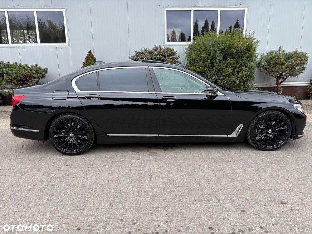 BMW Seria 7 750Li Edition Exclusive - 6