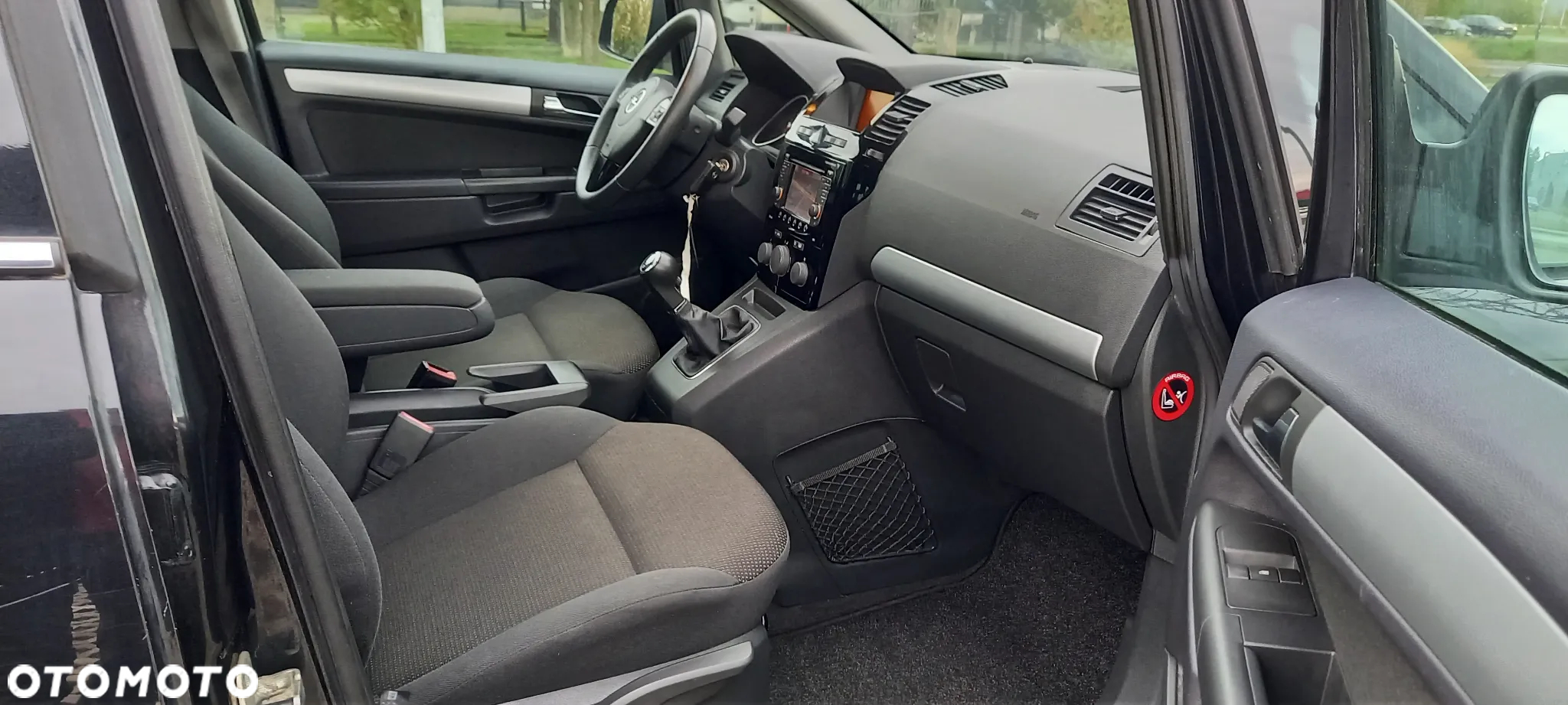 Opel Zafira 1.8 Cosmo - 27