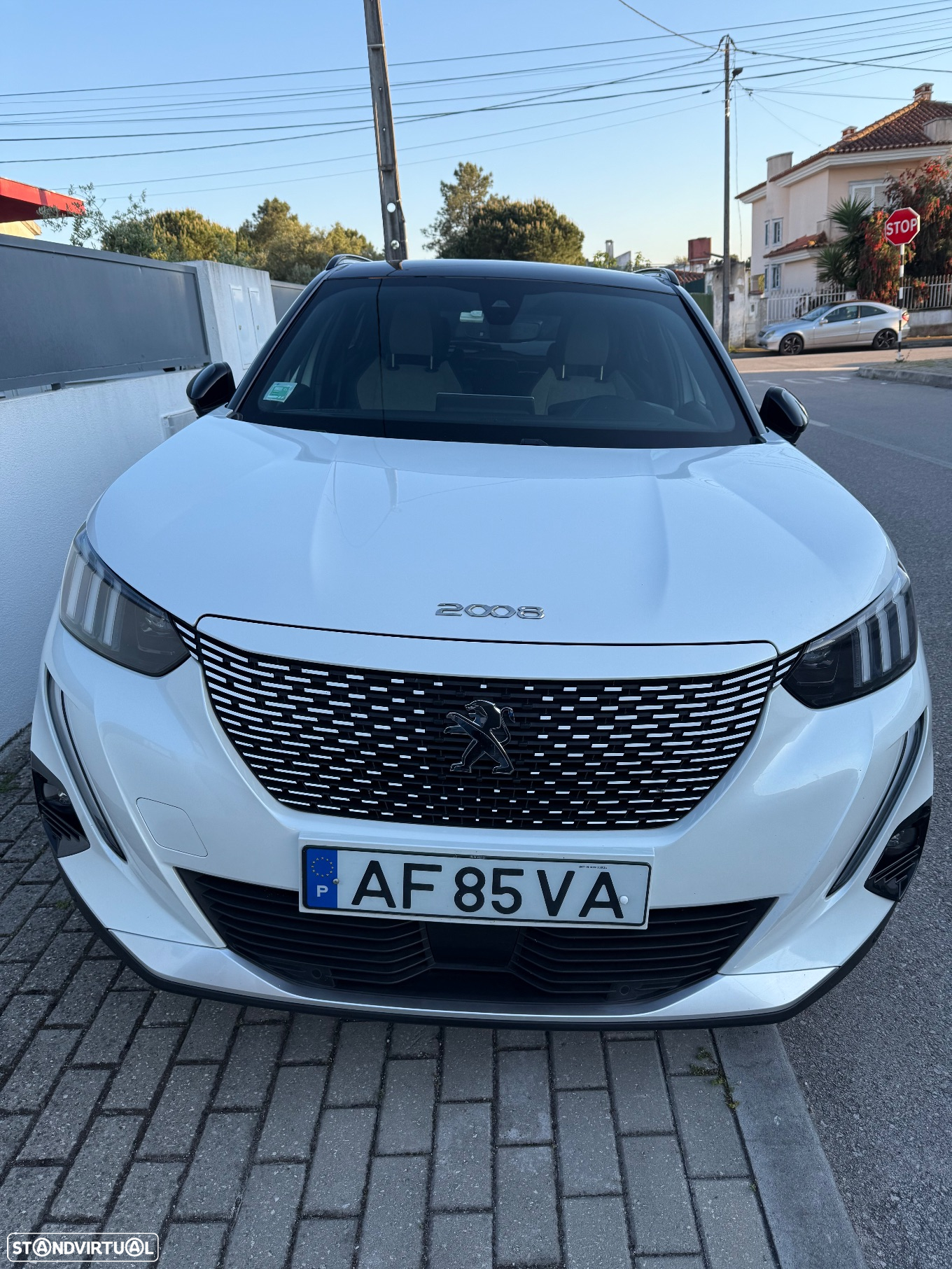 Peugeot e-2008 50 kWh GT - 3