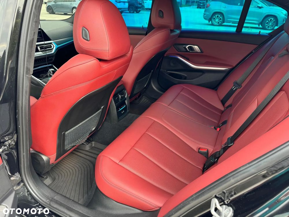 BMW Seria 3 330i Luxury Line sport - 23